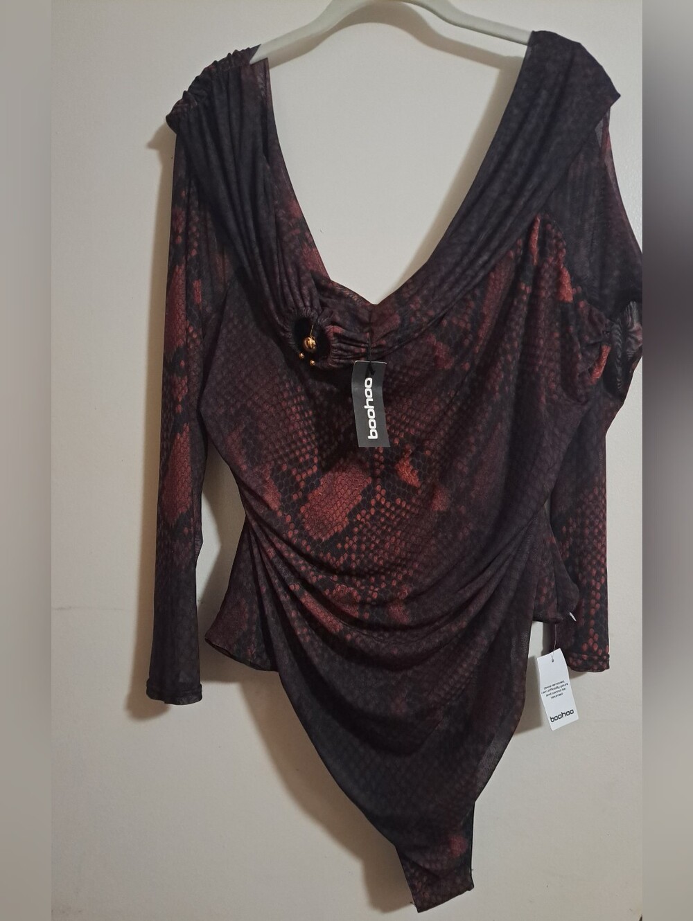 NWT Boohoo Plus Dark Snake Bardot Ring Detail Bodysuit – Size US 20 / UK 24